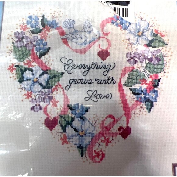 Dimensions Counted Cross Stitch Kit 3555 Heart Of Love 10"x10" Cotton Aida Cloth - Picture 1 of 4
